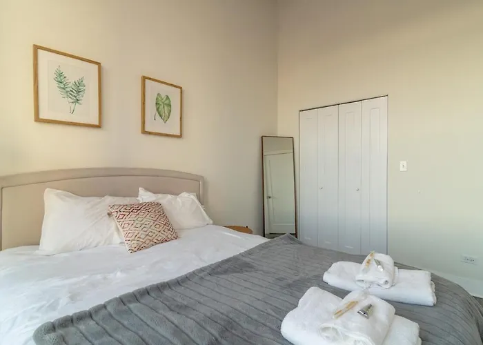 Bright And Stylish 2br On Michigan Ave Near Grant Park, Museum Campus And Lakefront
